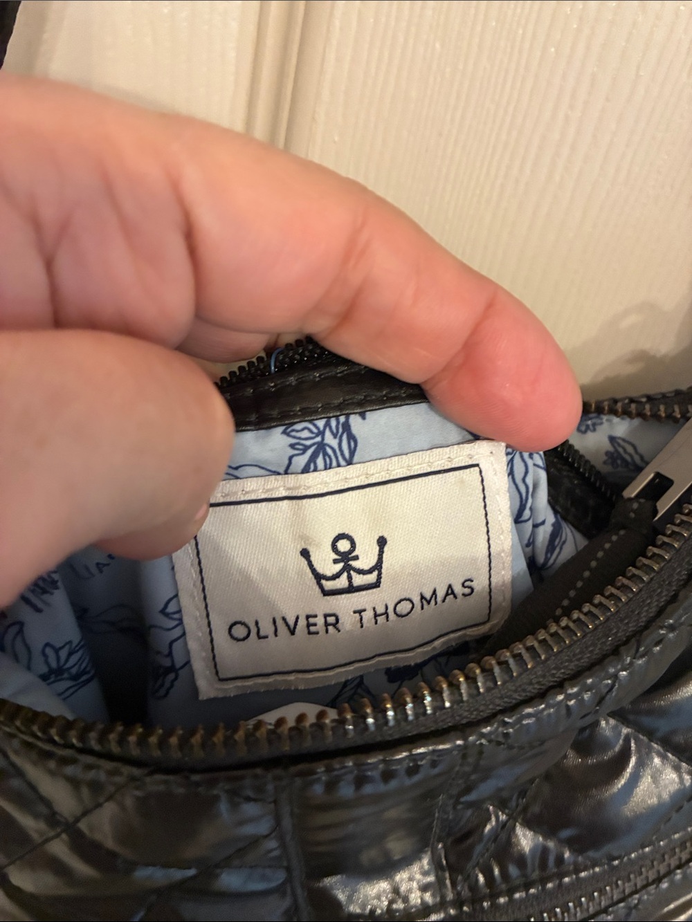 Oliver‎ Thomas Black Quilted Crossbody Bag - Picture 2 of 6